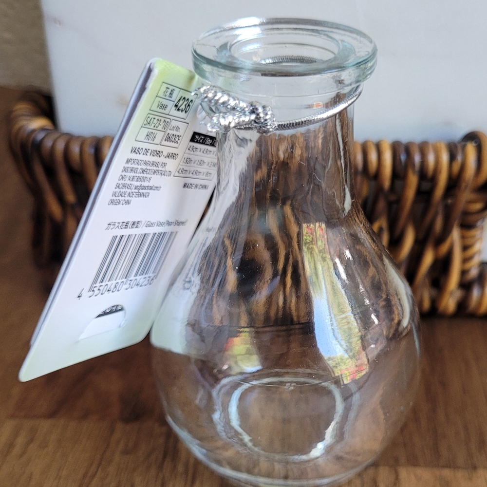 New MOM Glass Vase